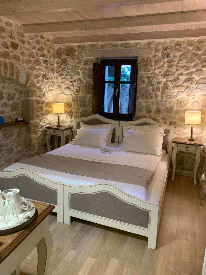 Vetilios Lithos Boutique Hotel Néon Oítilon Exterior foto