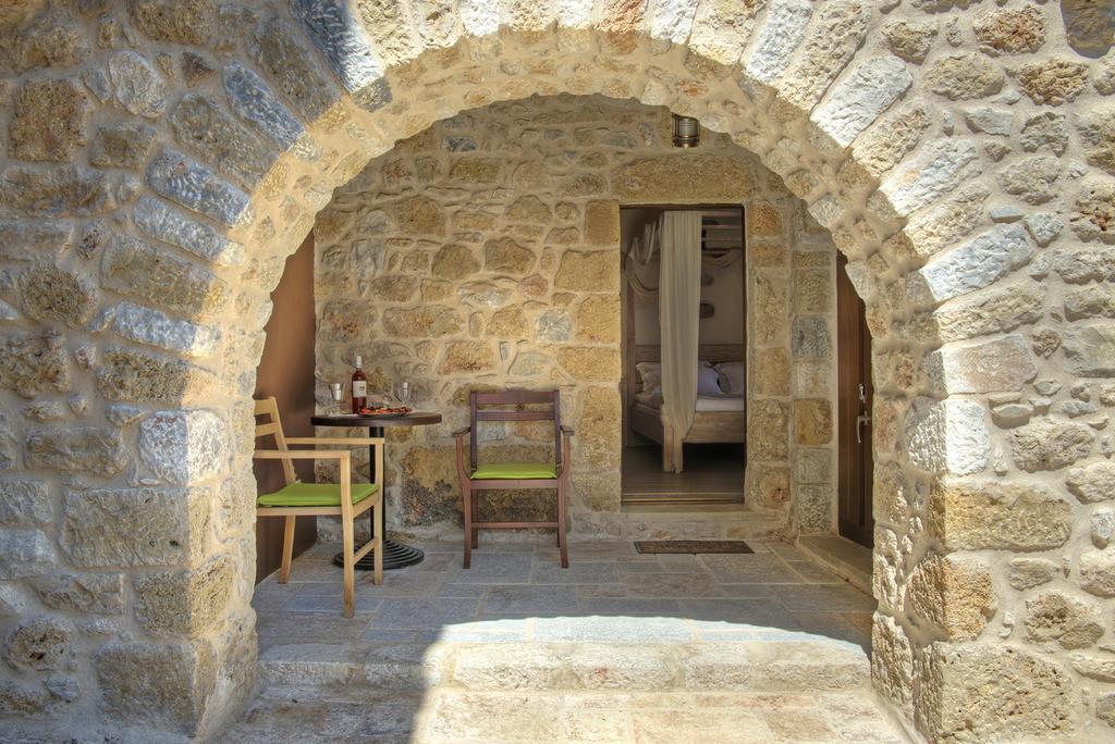 Vetilios Lithos Boutique Hotel Néon Oítilon Exterior foto